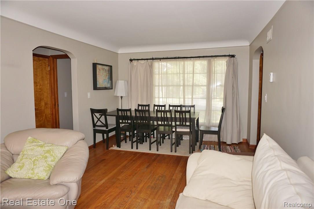 1150 Thames Drive Rochester, MI 48307 - Photo 8 of 17 DSC02151.JPG