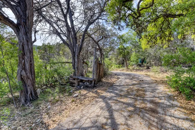 $1,000,000 | 6501 North N Highway, Leakey, TX 78873