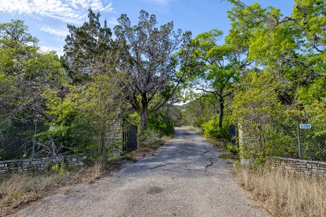 $1,000,000 | 6501 North N Highway, Leakey, TX 78873