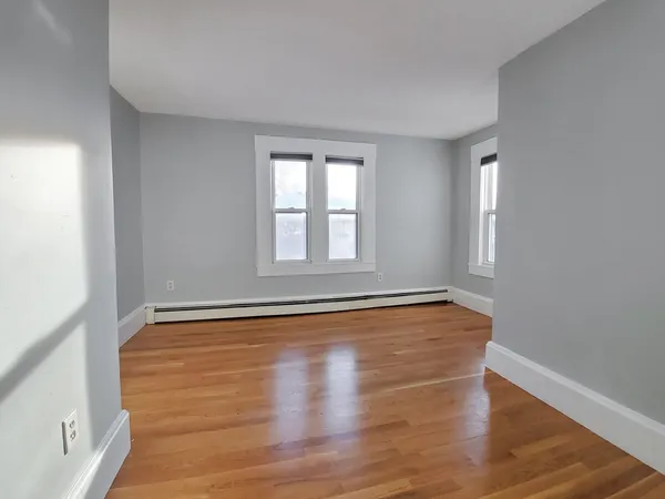$2,700 | 1052 Washington Street, Unit 2, Boston, MA 02124