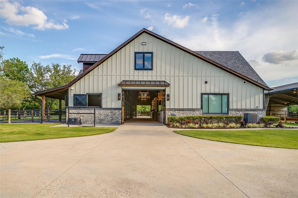 5000 T W King Road Southlake, TX 76092 - Photo 33 of 40 front view of a house with a yard