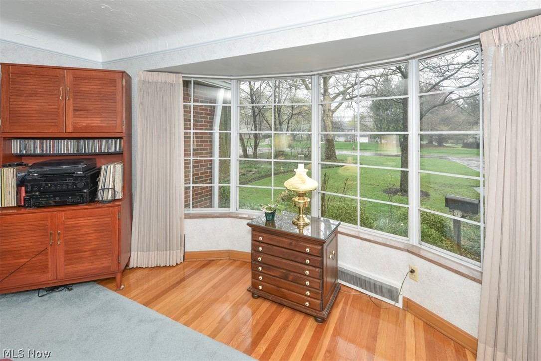 20925 Mastick Road Cleveland, OH 44126 - Photo 14 of 33