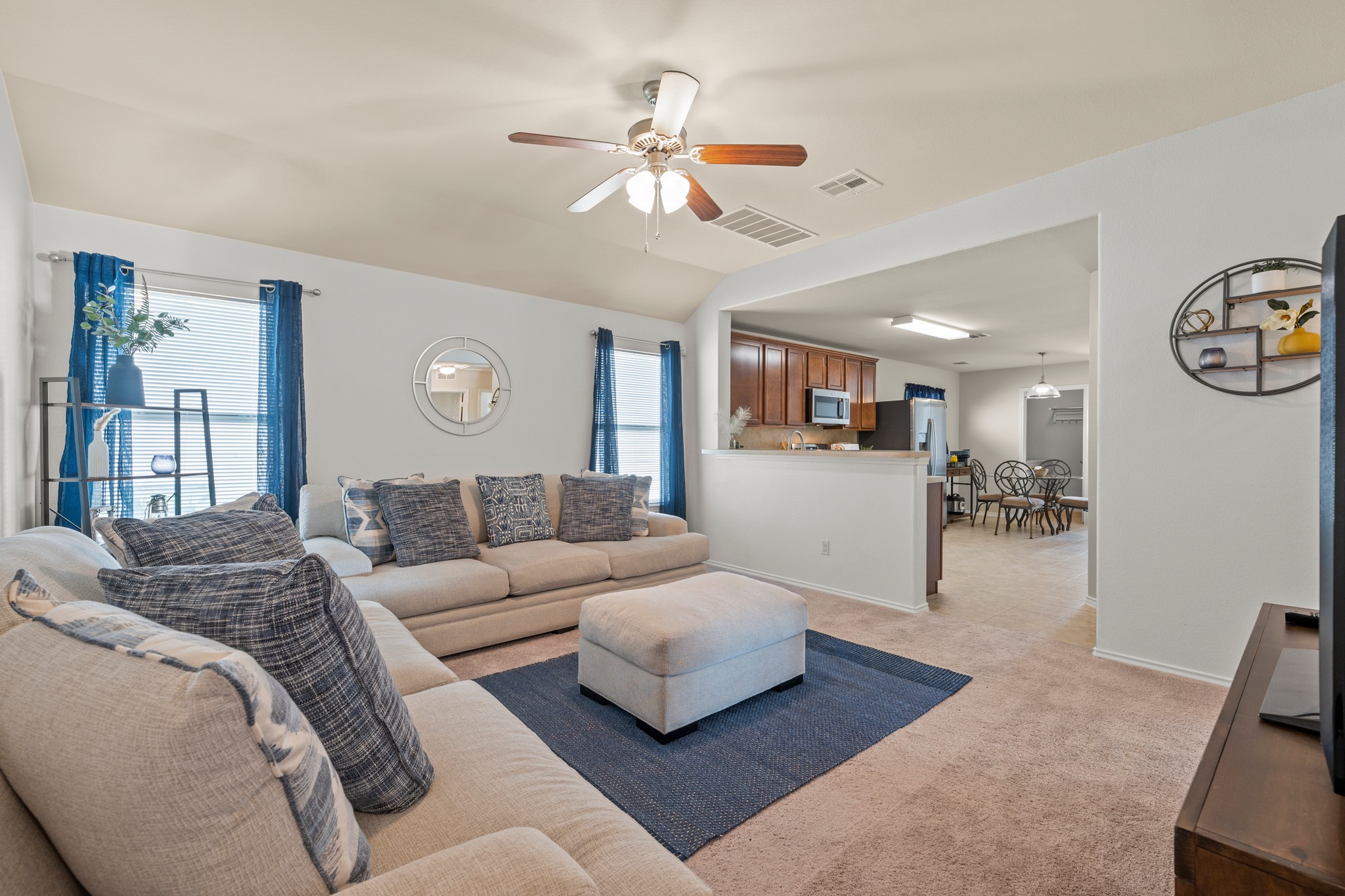 380 Housefinch Loop Leander, TX 78641 - Photo 4 of 34