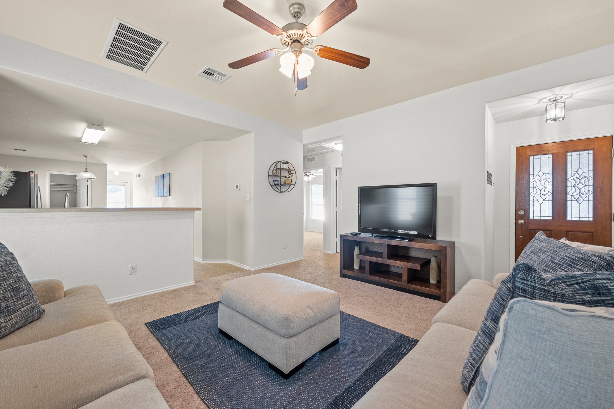 380 Housefinch Loop Leander, TX 78641 - Photo 5 of 34