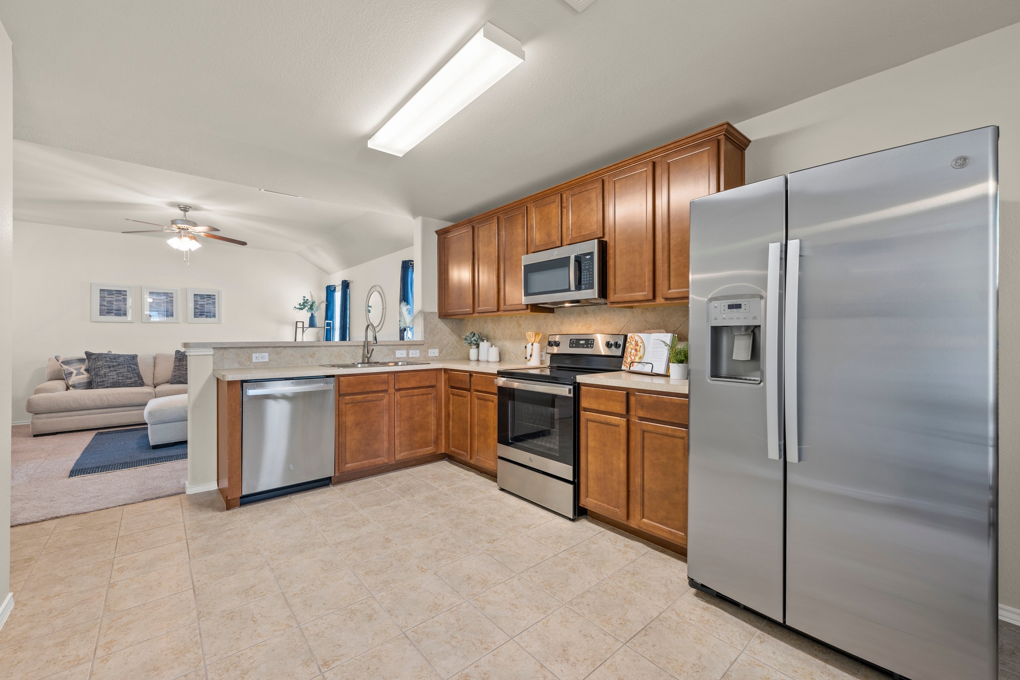 380 Housefinch Loop Leander, TX 78641 - Photo 8 of 34