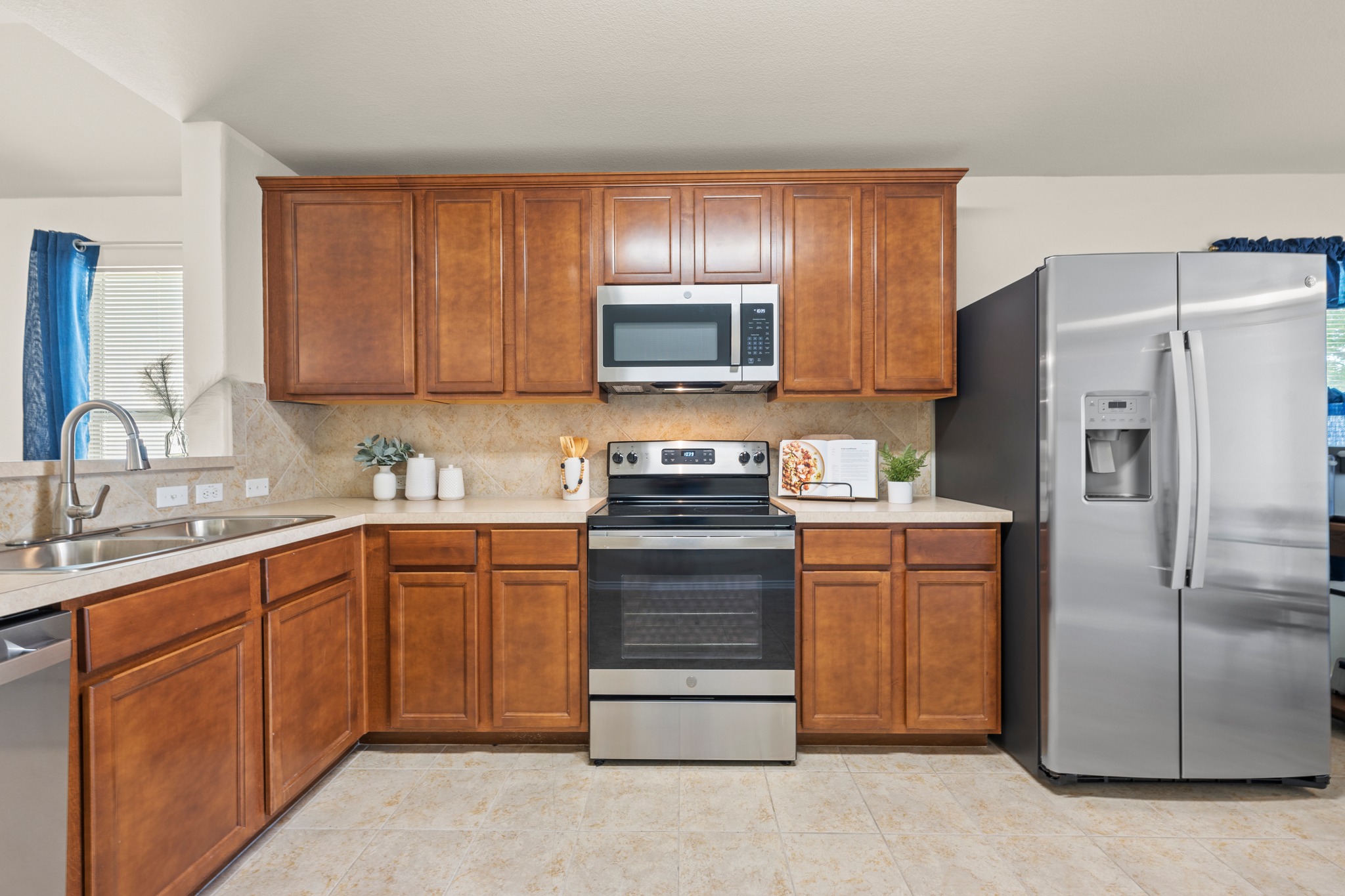 380 Housefinch Loop Leander, TX 78641 - Photo 10 of 34