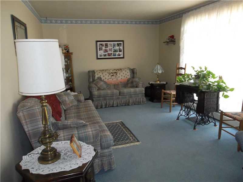152 Crum Road Bessemer, PA 16112 - Photo 3 of 18 Living Room.
