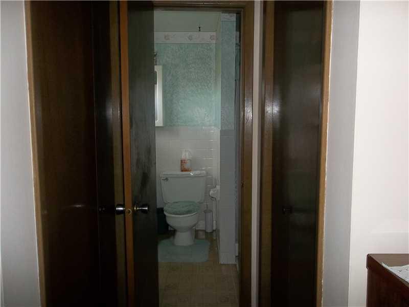 152 Crum Road Bessemer, PA 16112 - Photo 6 of 18 Master Bath/Spa.