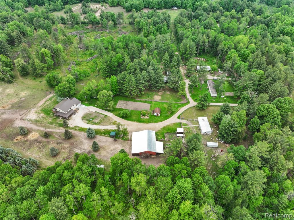 8875 North Lakola Road Tustin, MI 49688 - Photo 8 of 98 Gallery Image 8