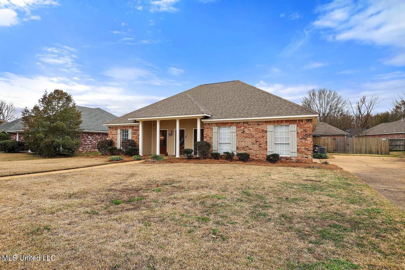 103 Granfield Court Canton, MS 39046 - Photo 3 of 31 IMG_2326