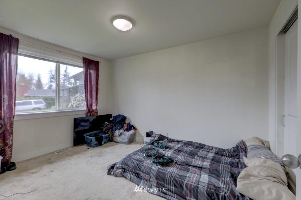 3901 Northeast 11th Court Renton, WA 98056 - Photo 9 of 13 Gallery Image 9