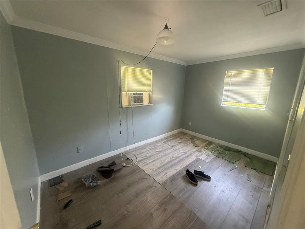 14928 Pine Crest Road Tampa, FL 33613 - Photo 5 of 10