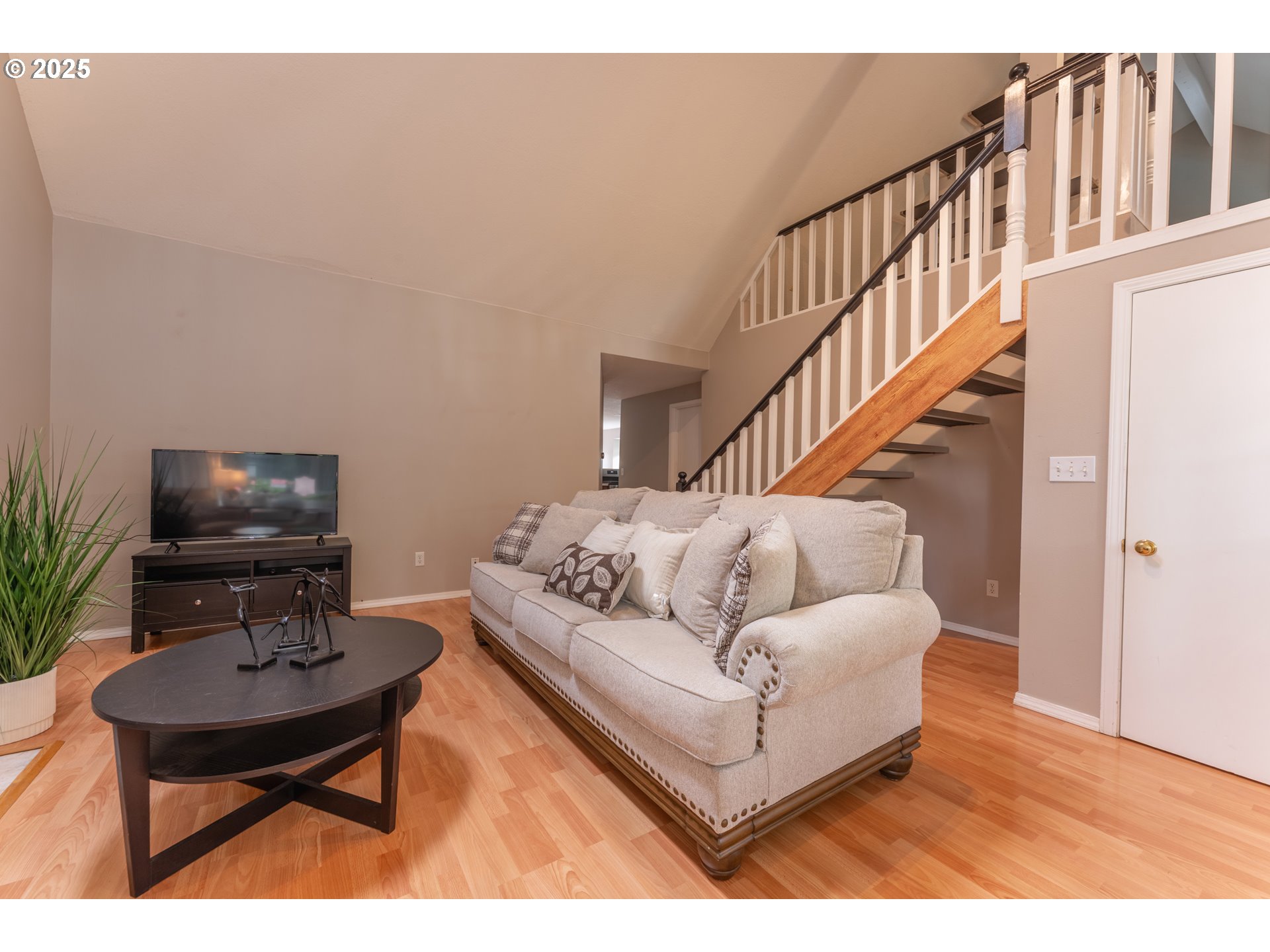 13125 Southwest Falcon Rise Drive Tigard, OR 97223 - Photo 7 of 41 Gallery Image 7