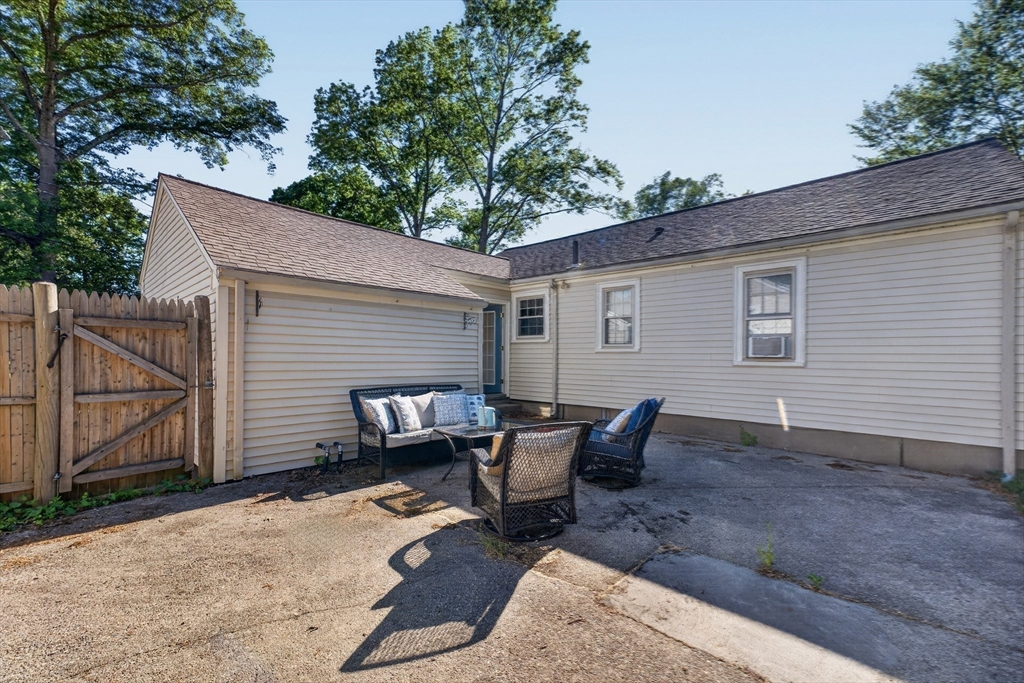 9 Milton Road Barrington, RI 02806 - Photo 35 of 42