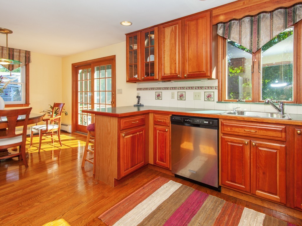 69 Alderwood Road Waltham, MA 02452 - Photo 5 of 28 Gallery Image 5