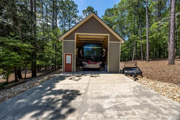 $1,950,000 | 695 Boat Club Road, Hamilton, GA 31811