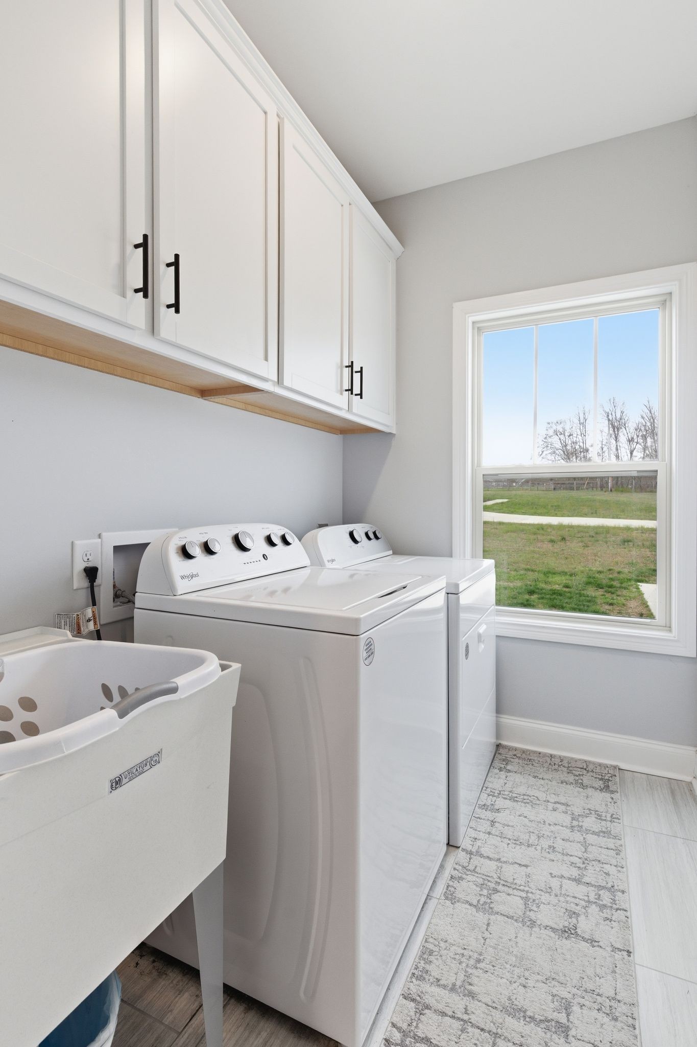 1166 Carney Winters Road Ashland City, TN 37015 - Photo 15 of 41 a utility room with dryer and washer