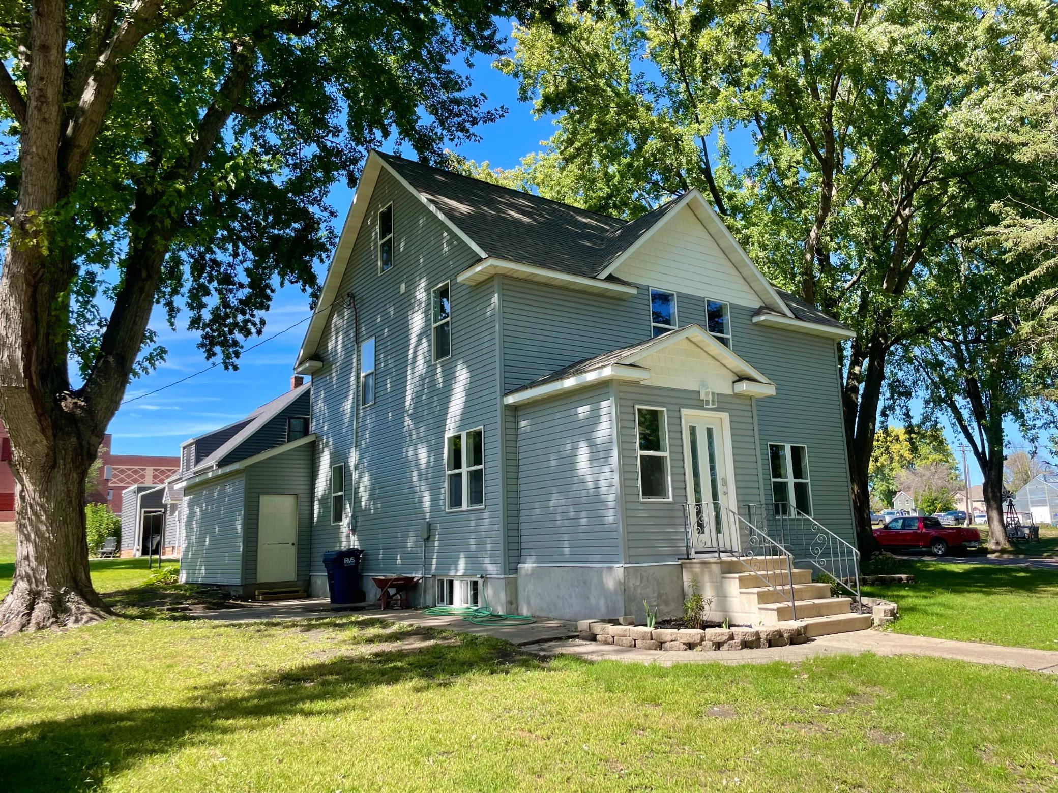 104 South Park Avenue Springfield, MN 56087 - Photo 4 of 66 Gallery Image 4