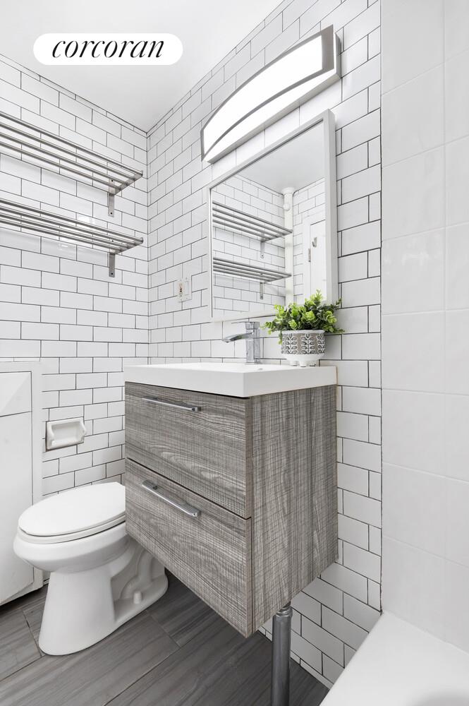 116 West 76th Street, Unit 5R Manhattan, NY 10023 - Photo 5 of 19