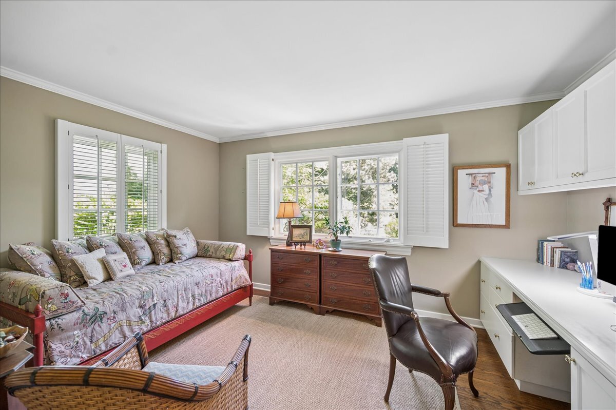 253 Summerfield Road Northbrook, IL 60062 - Photo 24 of 46 a living room with furniture and a large window