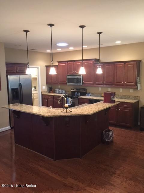 10724 Riva Road Louisville, KY 40223 - Photo 11 of 23 LARGE ISLAND AREA