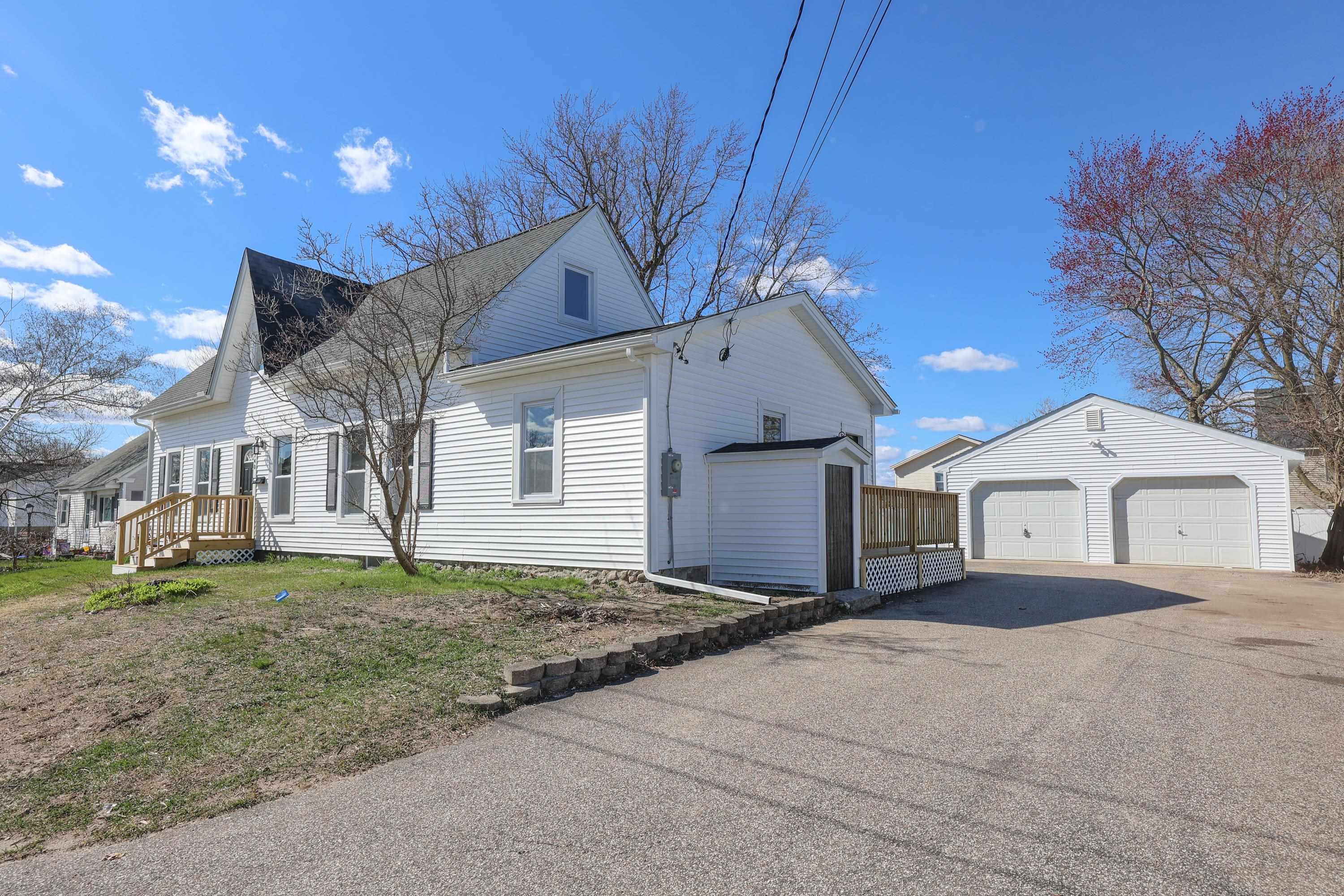 740 Howe Street Manchester, NH 03103 - Photo 1 of 38