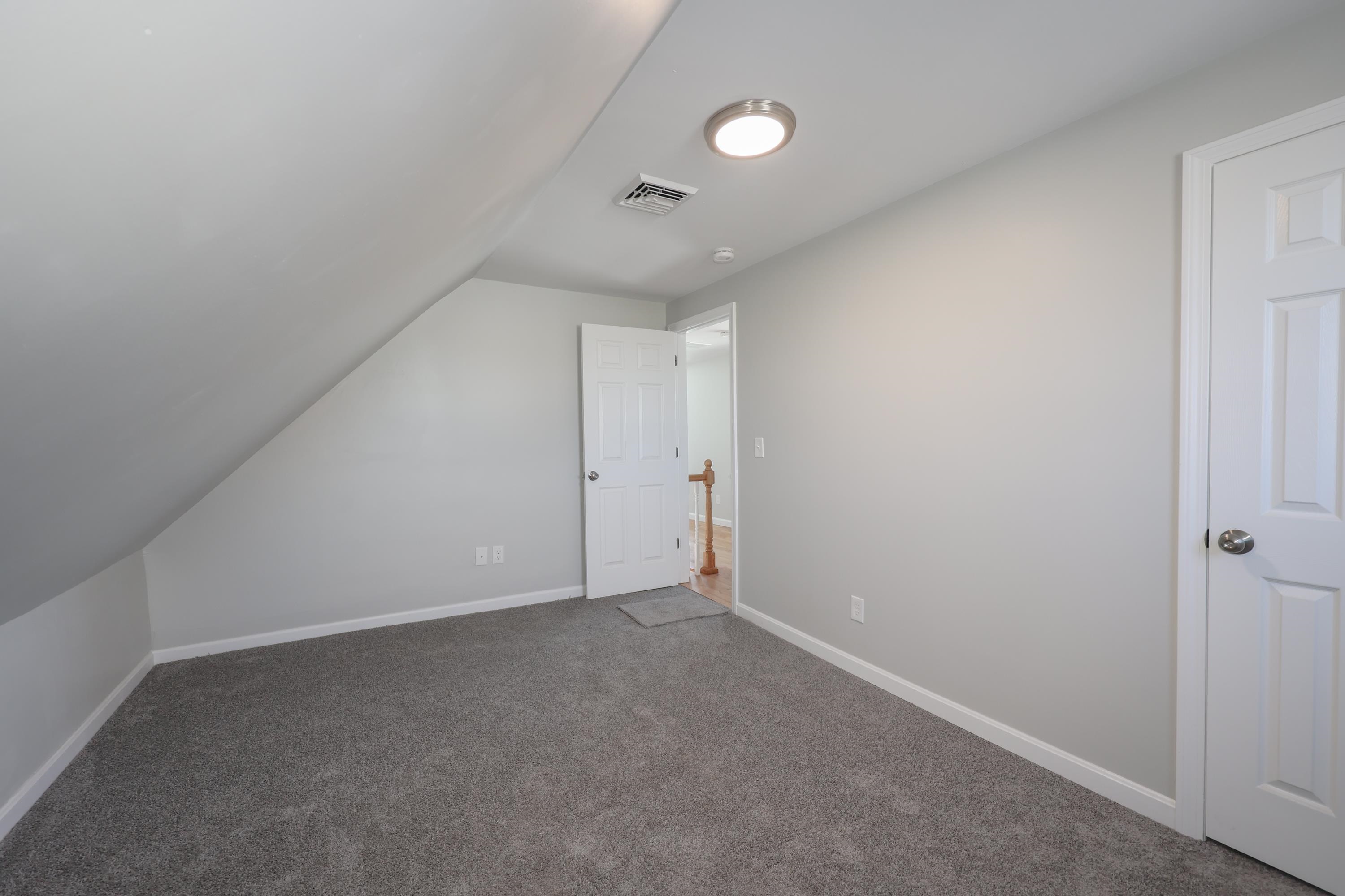 740 Howe Street Manchester, NH 03103 - Photo 12 of 38