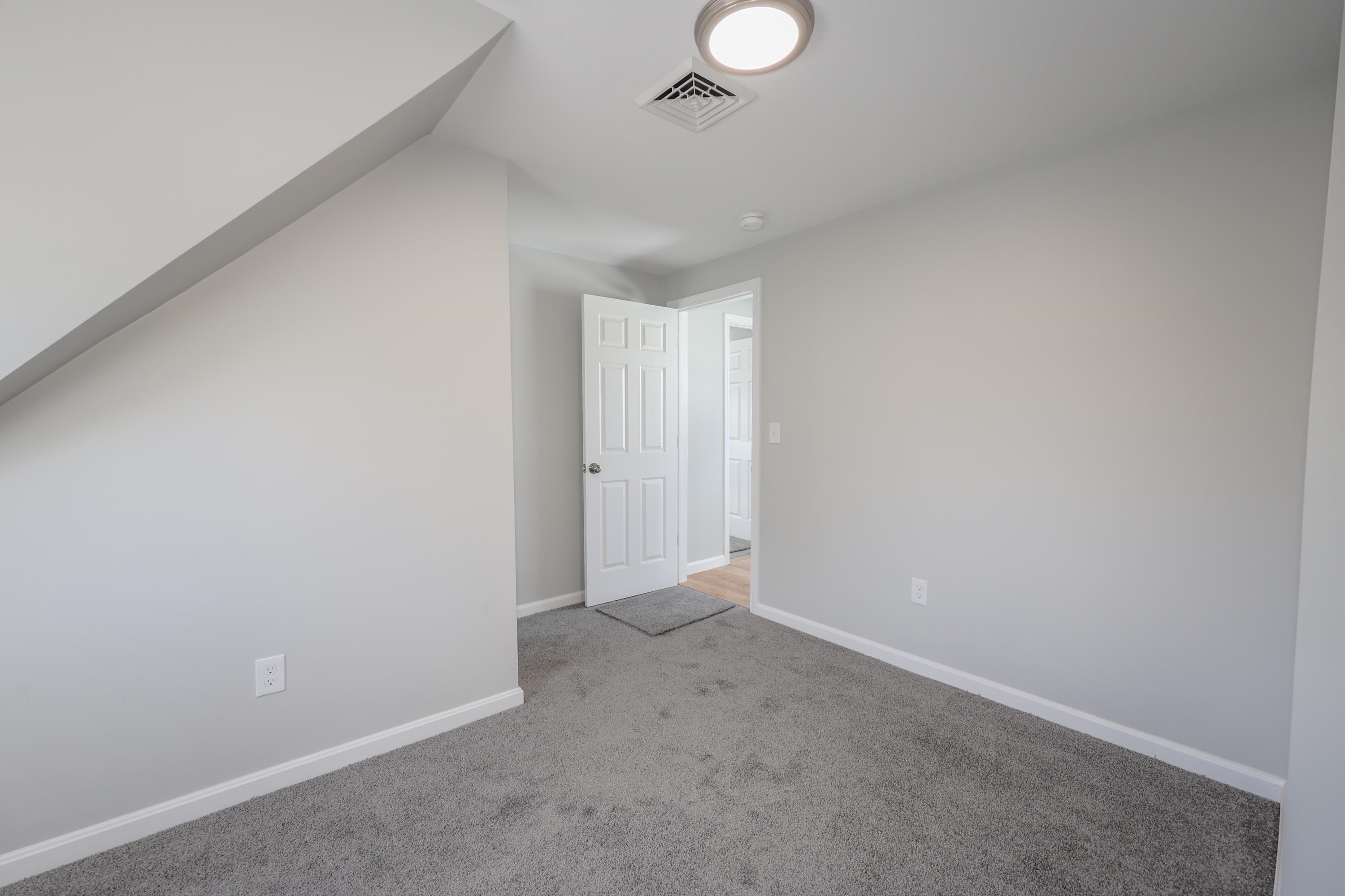 740 Howe Street Manchester, NH 03103 - Photo 15 of 38