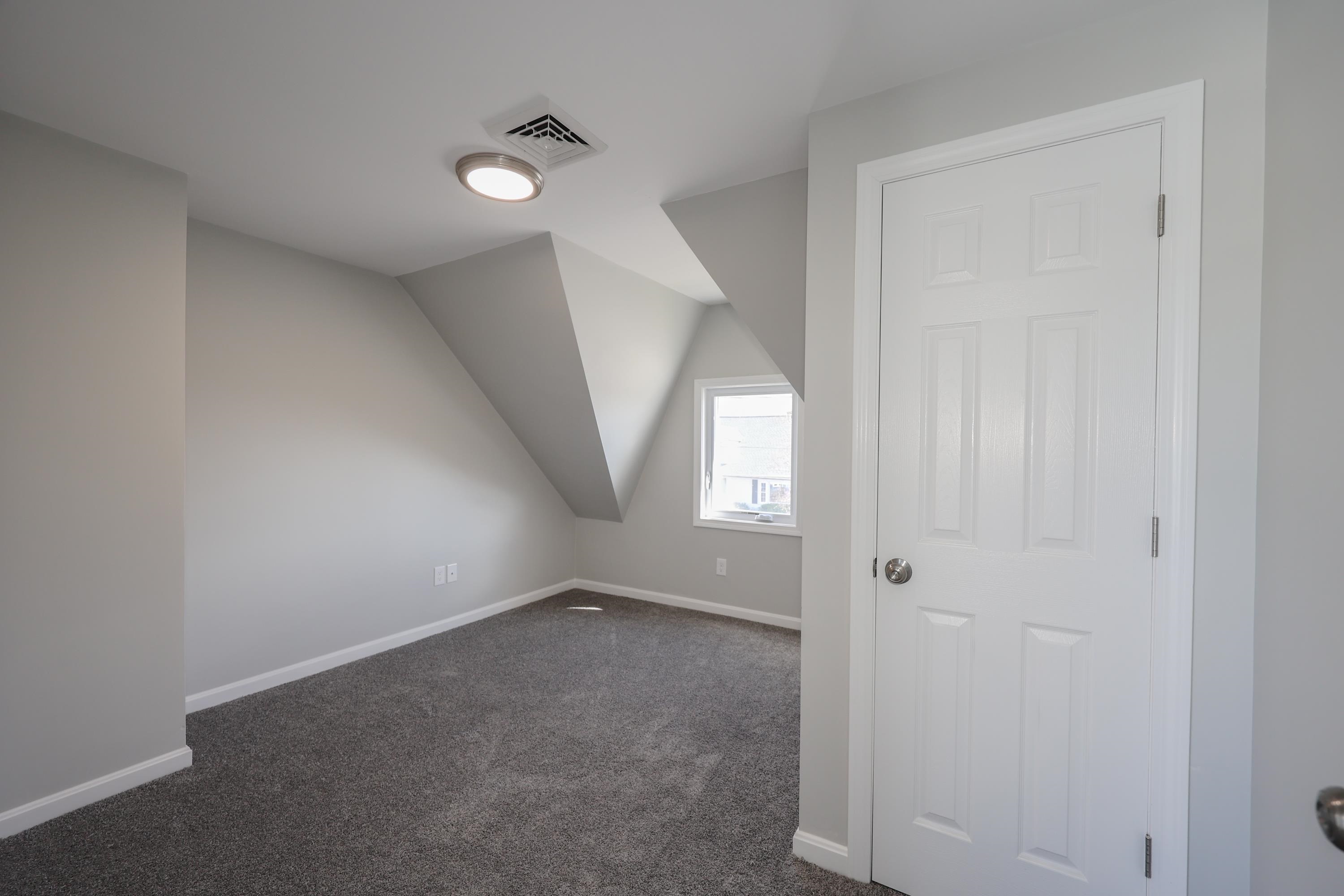 740 Howe Street Manchester, NH 03103 - Photo 16 of 38