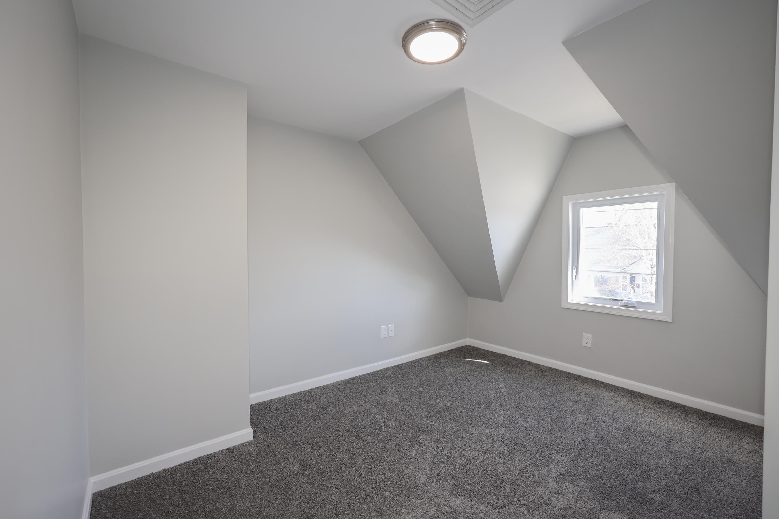 740 Howe Street Manchester, NH 03103 - Photo 17 of 38