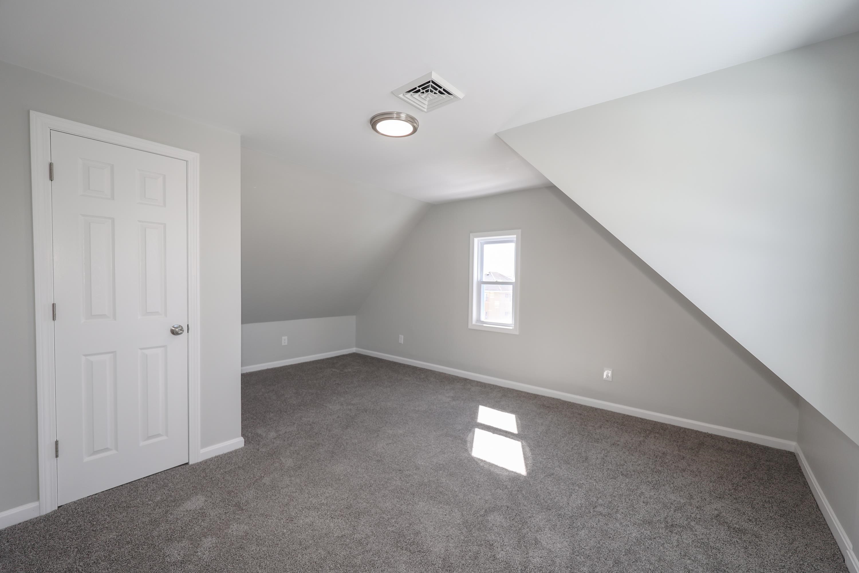 740 Howe Street Manchester, NH 03103 - Photo 18 of 38