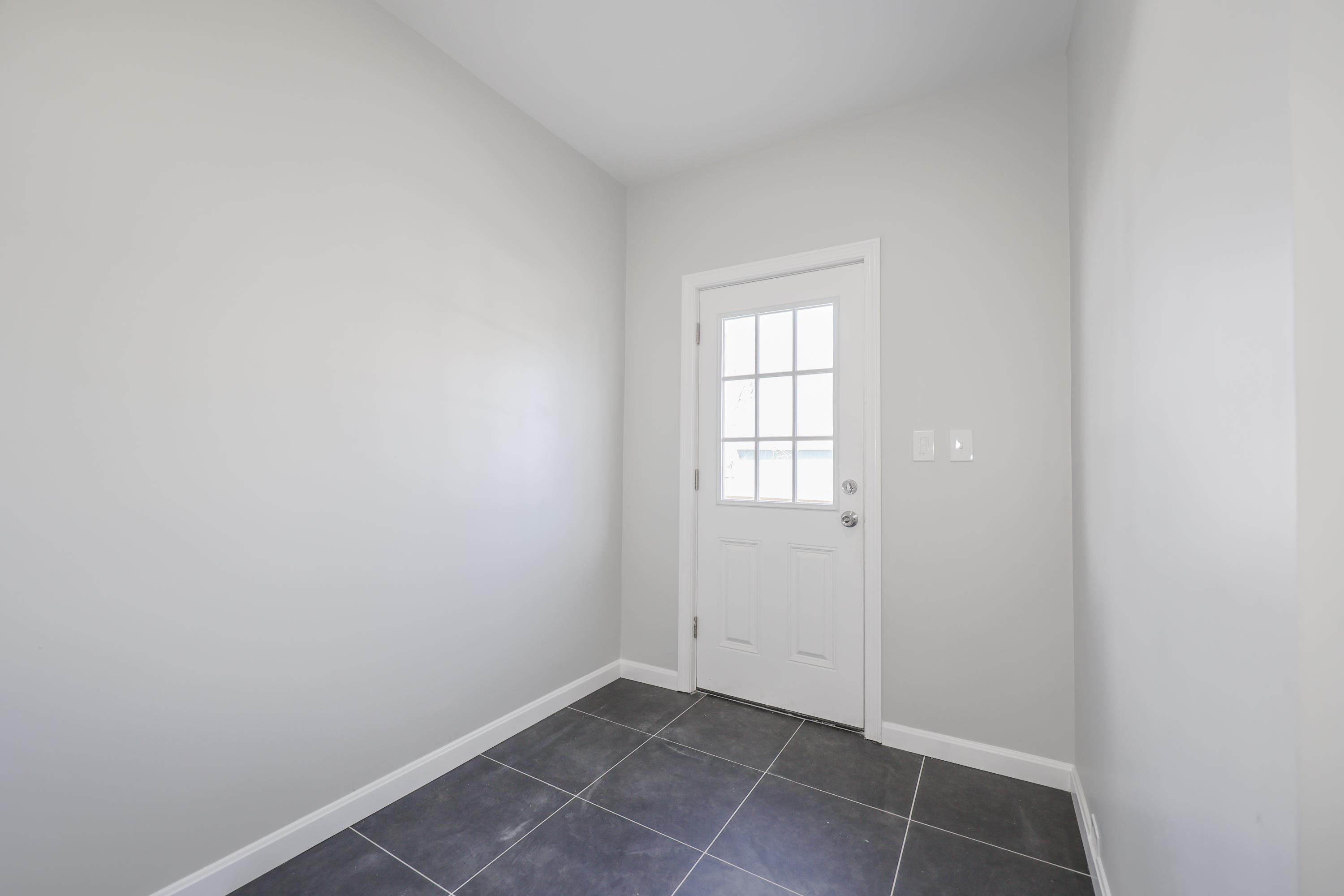 740 Howe Street Manchester, NH 03103 - Photo 20 of 38