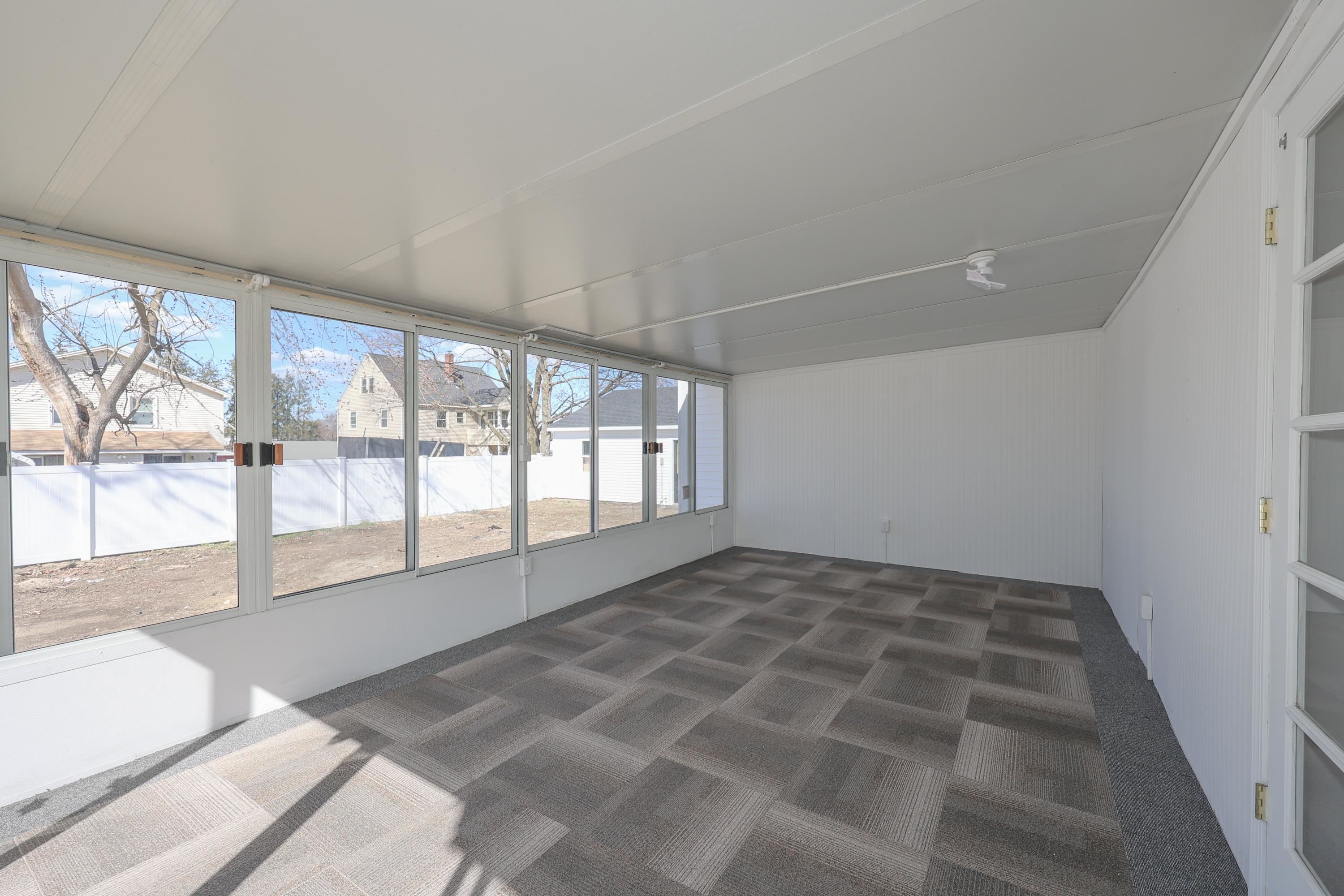 740 Howe Street Manchester, NH 03103 - Photo 23 of 38