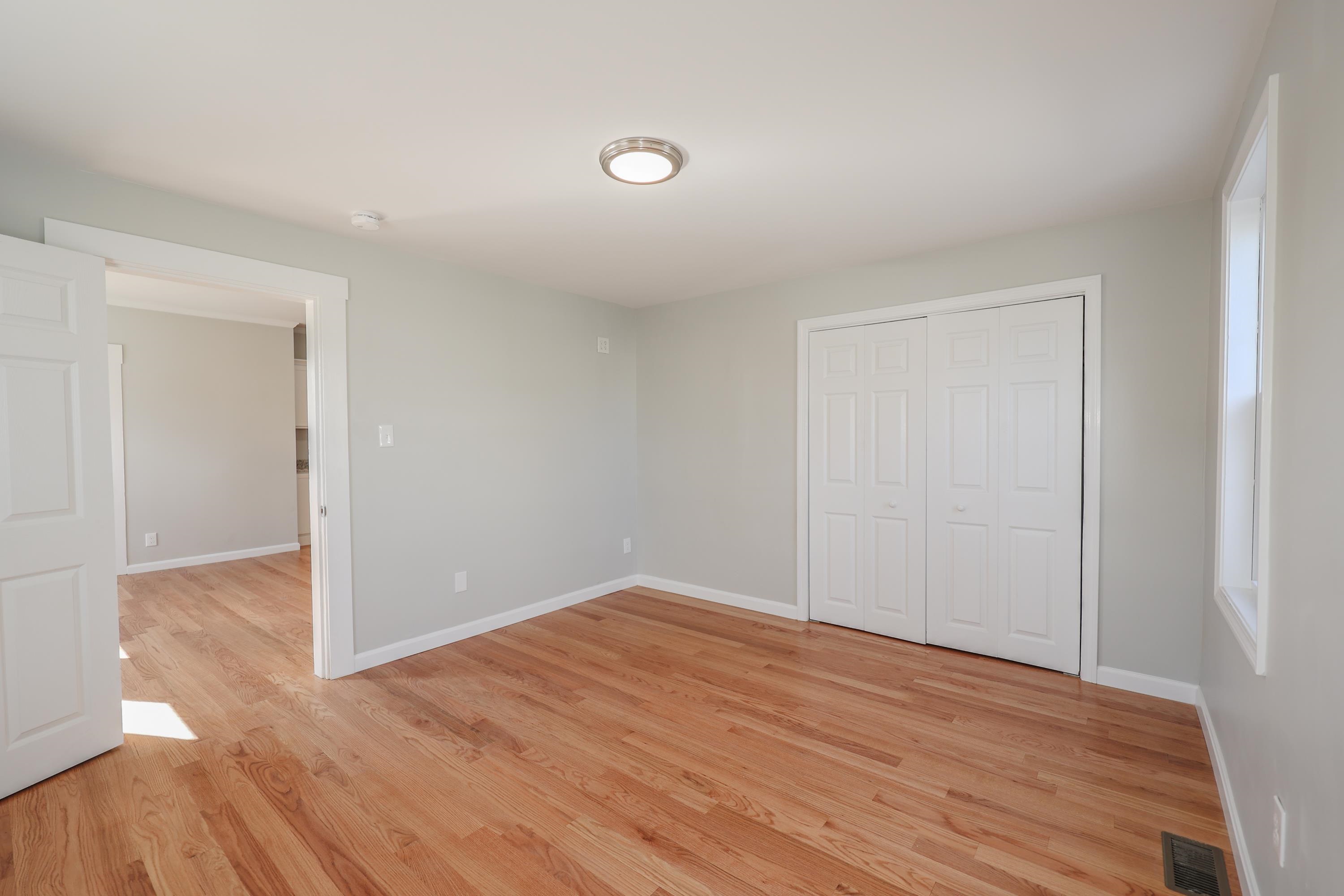 740 Howe Street Manchester, NH 03103 - Photo 3 of 38