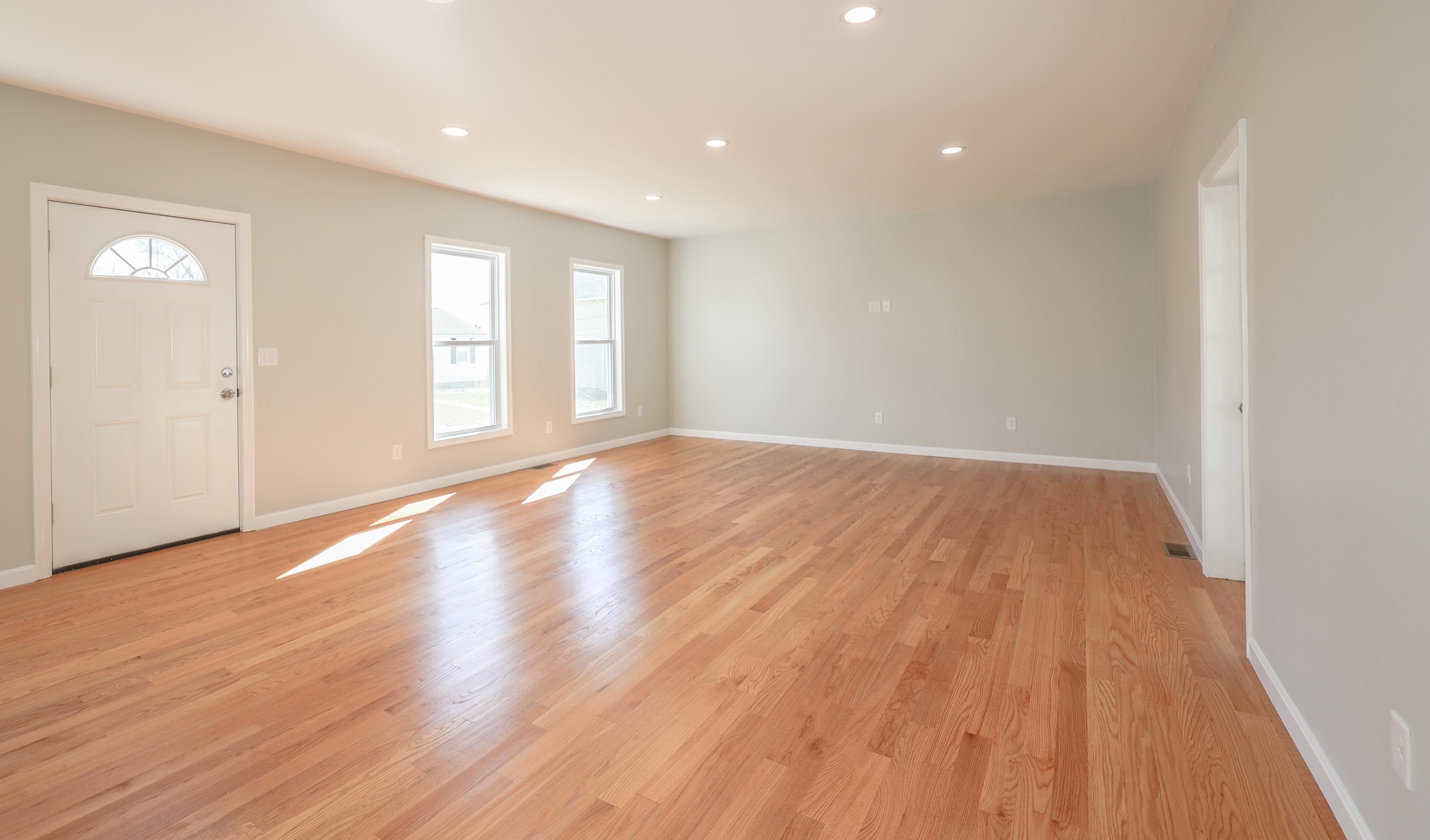 740 Howe Street Manchester, NH 03103 - Photo 5 of 38