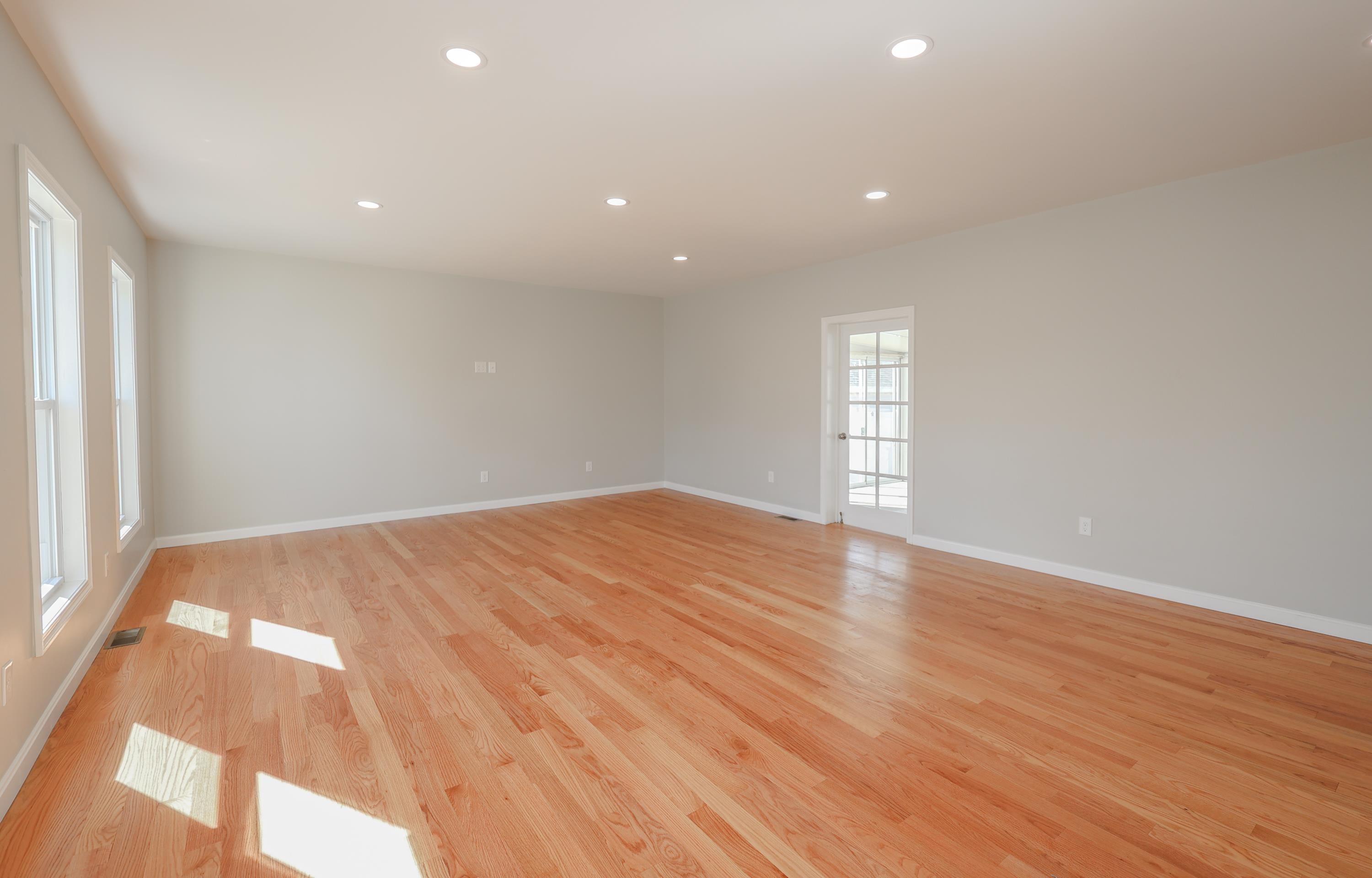 740 Howe Street Manchester, NH 03103 - Photo 6 of 38