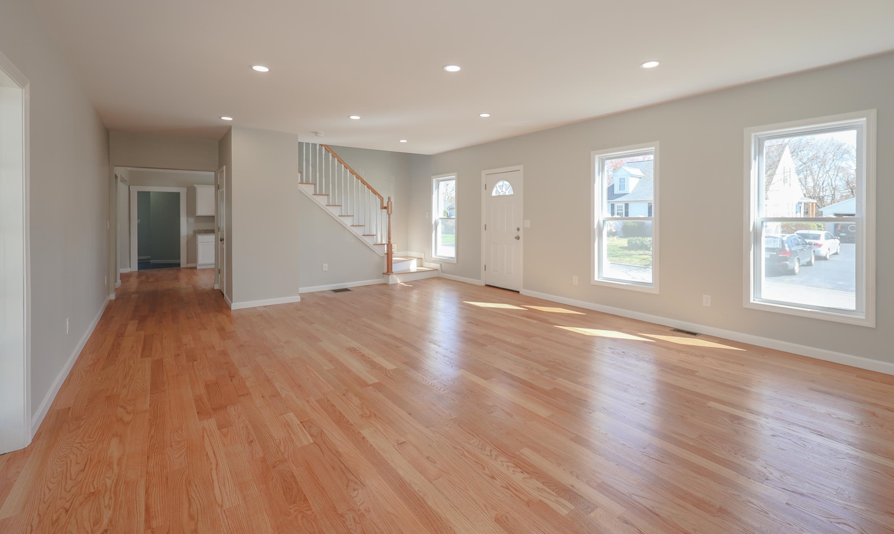 740 Howe Street Manchester, NH 03103 - Photo 7 of 38