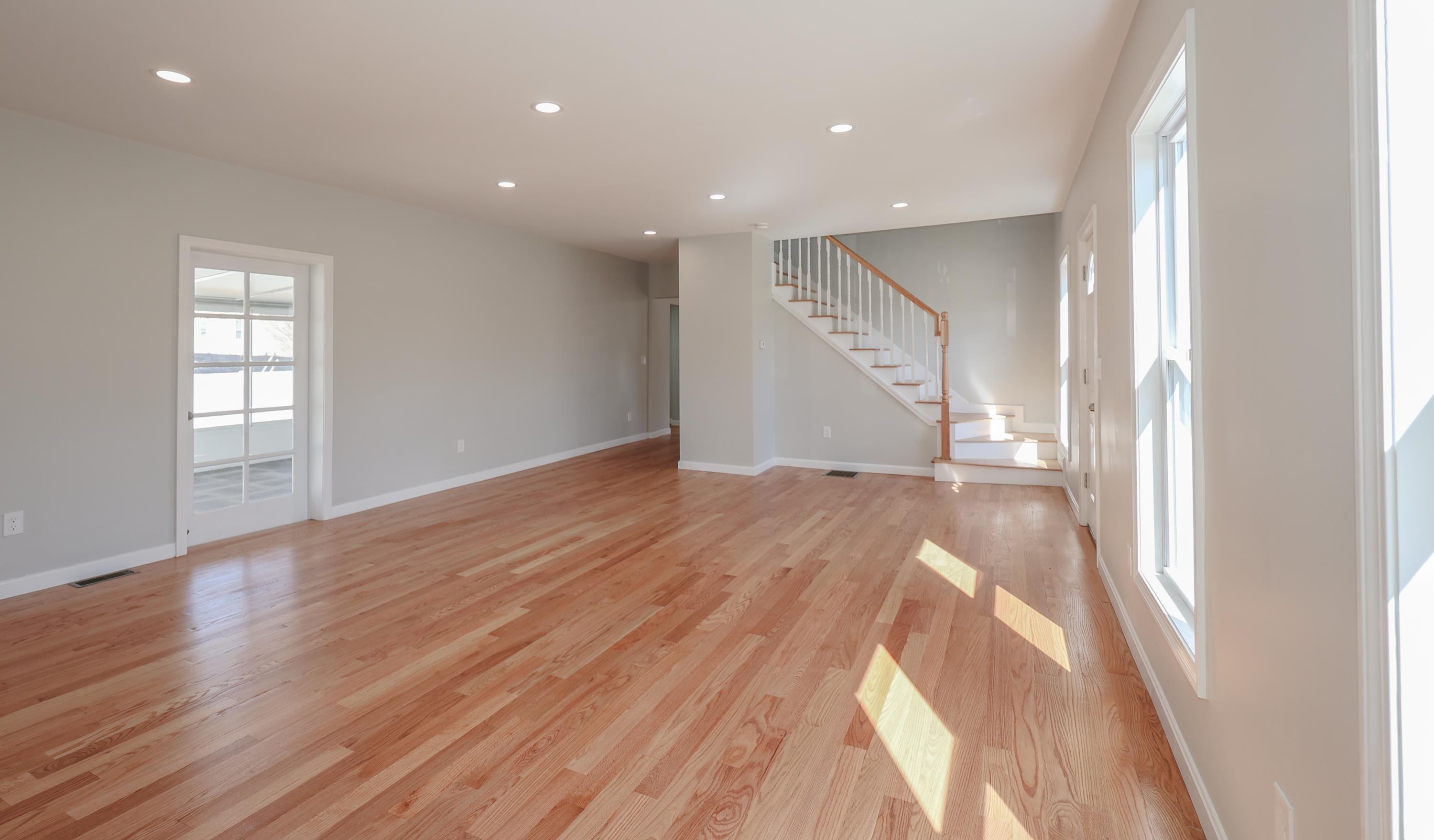 740 Howe Street Manchester, NH 03103 - Photo 8 of 38