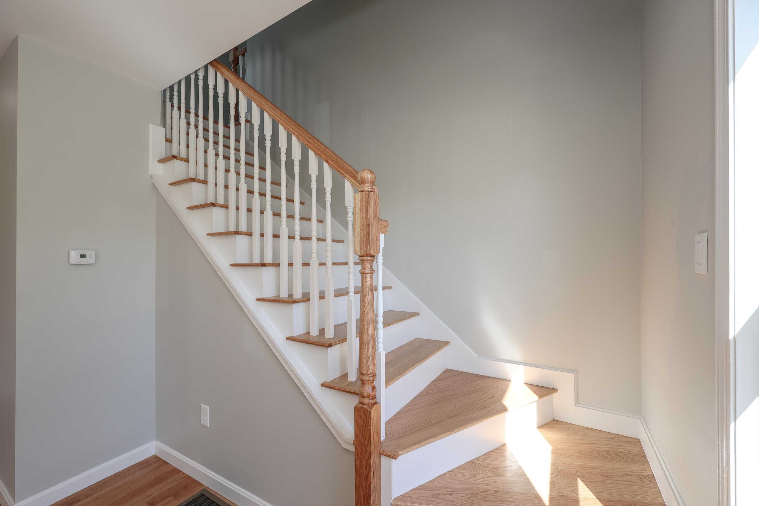 740 Howe Street Manchester, NH 03103 - Photo 9 of 38