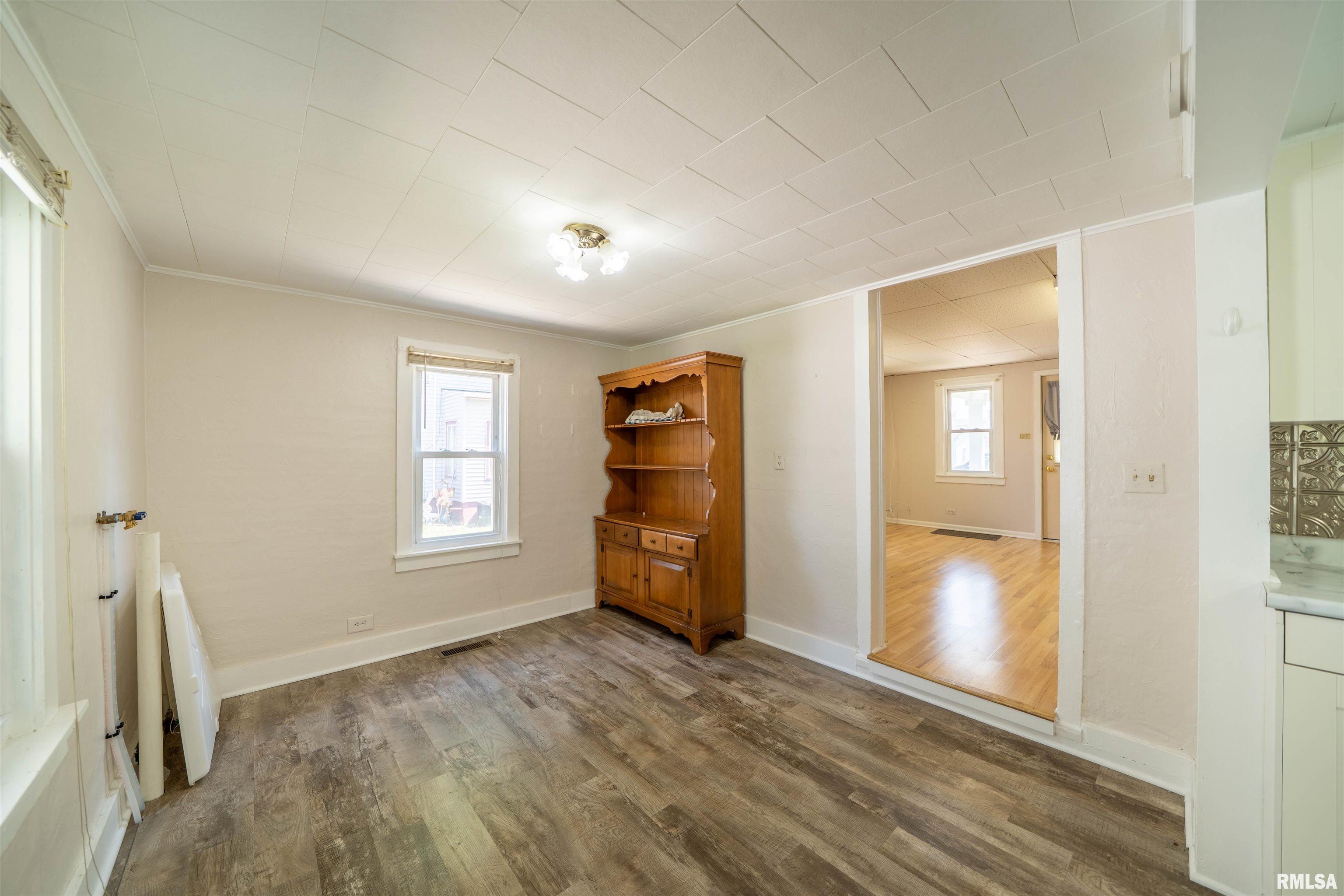 116 South 8th Avenue Canton, IL 61520 - Photo 13 of 26