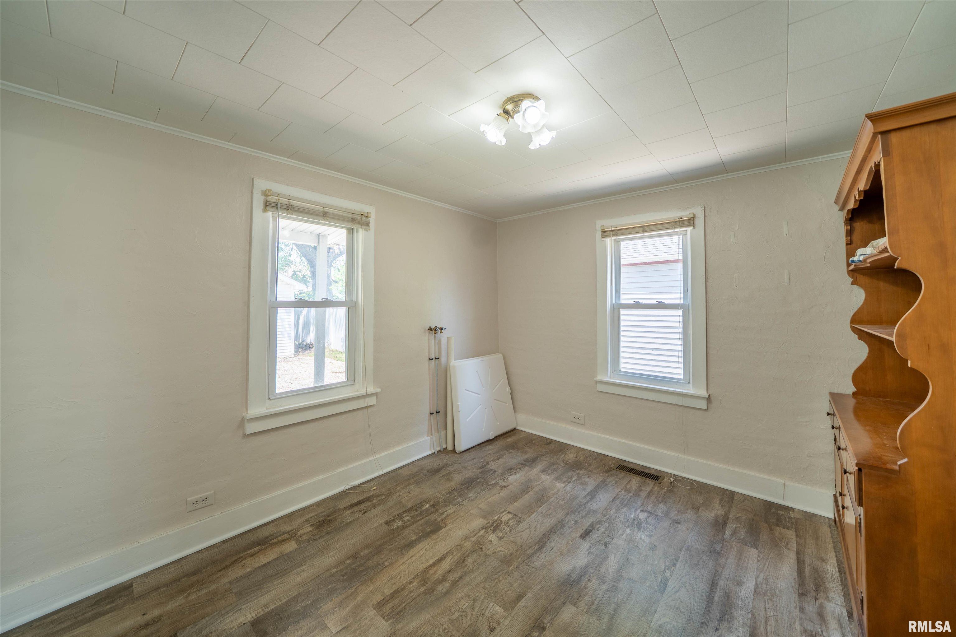 116 South 8th Avenue Canton, IL 61520 - Photo 16 of 26