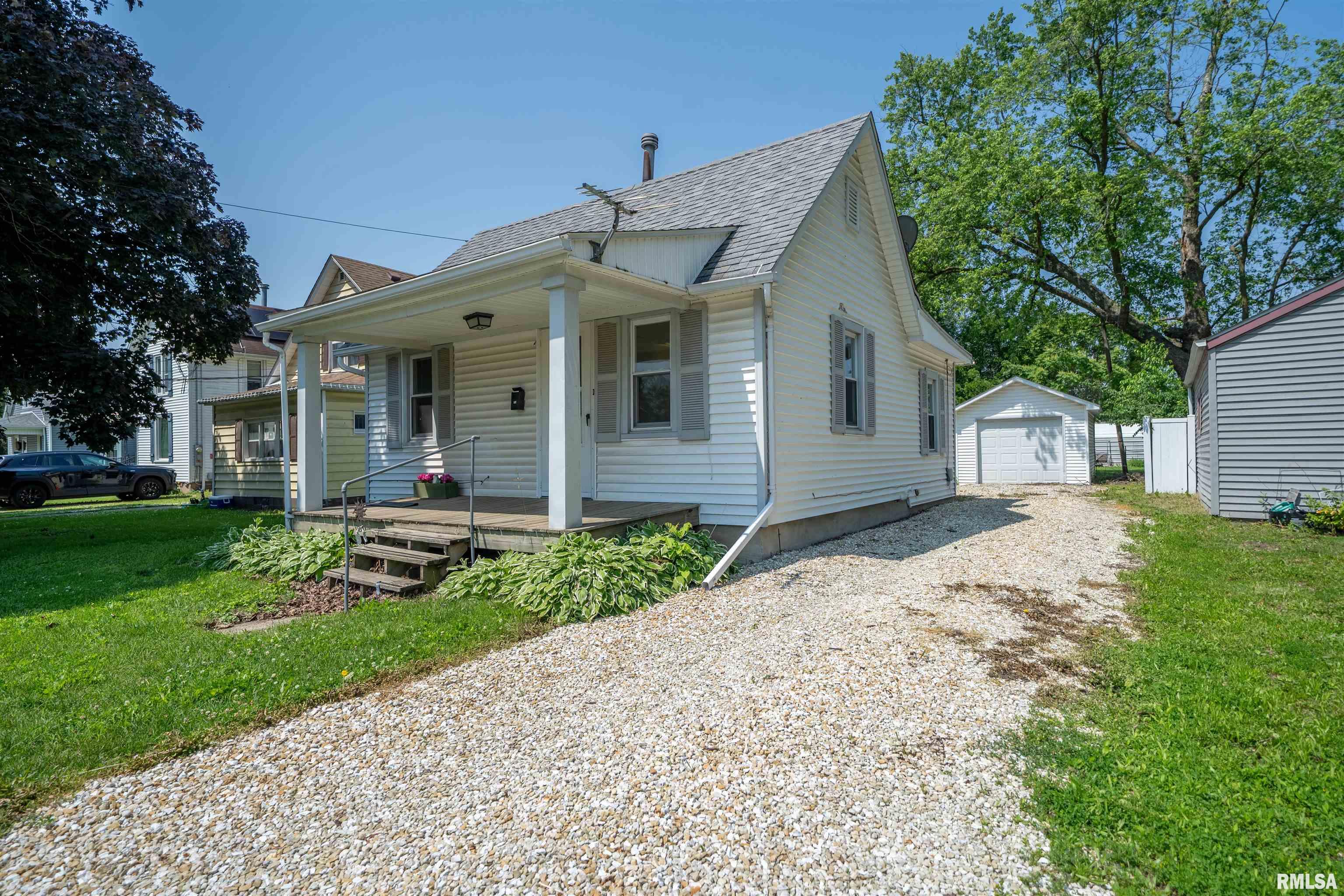 116 South 8th Avenue Canton, IL 61520 - Photo 2 of 26