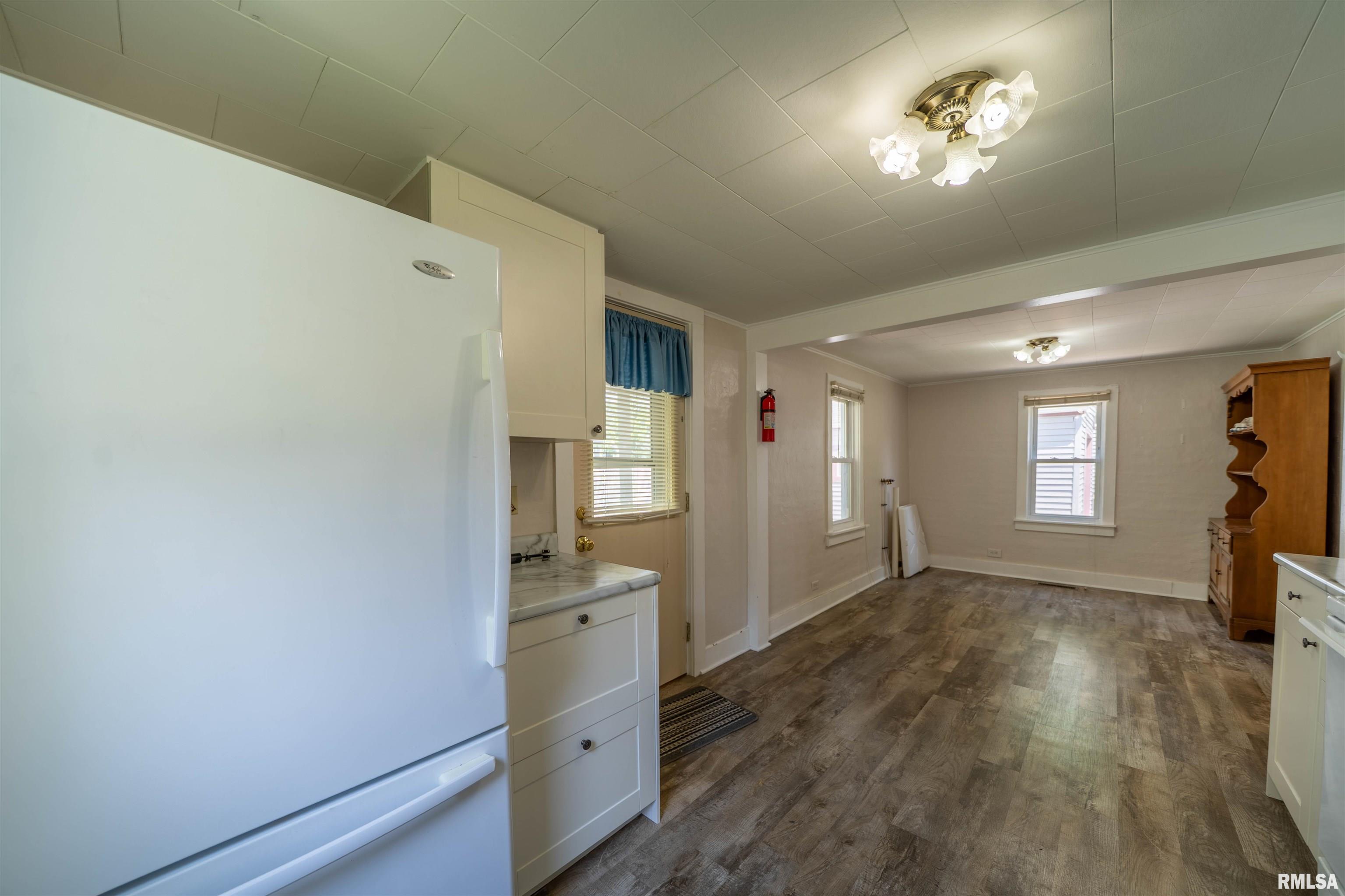 116 South 8th Avenue Canton, IL 61520 - Photo 10 of 26