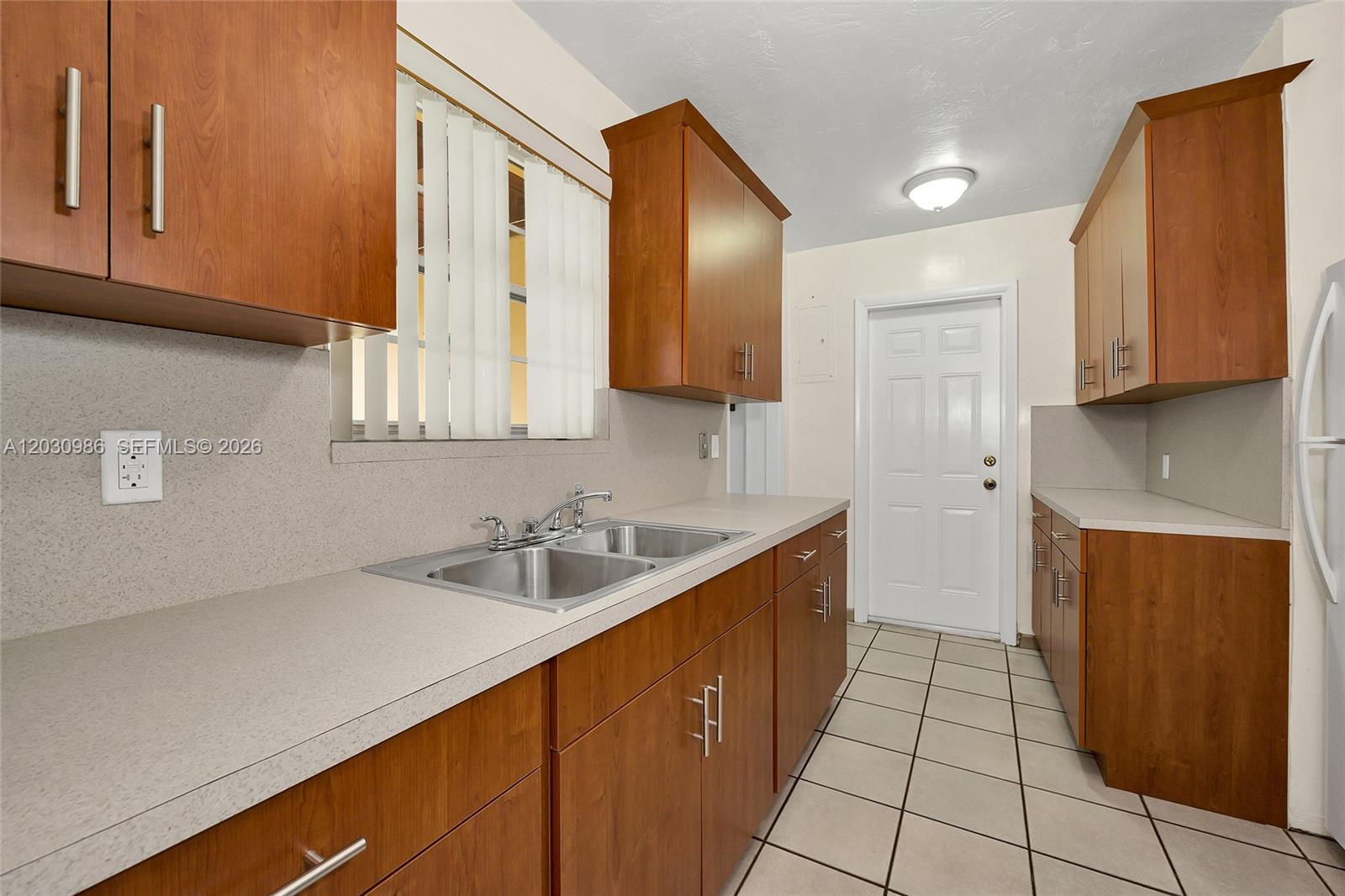 3210 Southwest 94th Court Miami, FL 33165 - Photo 19 of 47