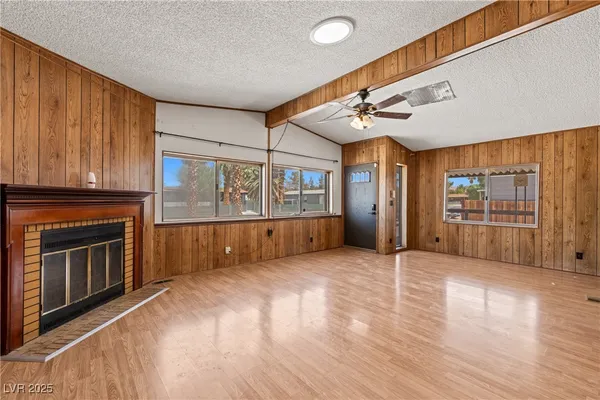 $204,900 | 203 Trailzend Avenue, Overton, NV 89040