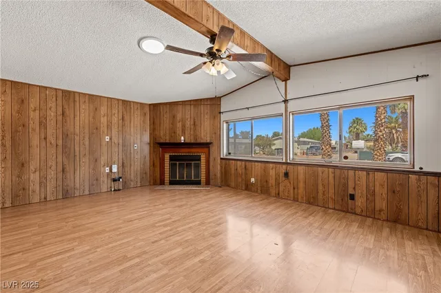 $215,000 | 203 Trailzend Avenue, Overton, NV 89040