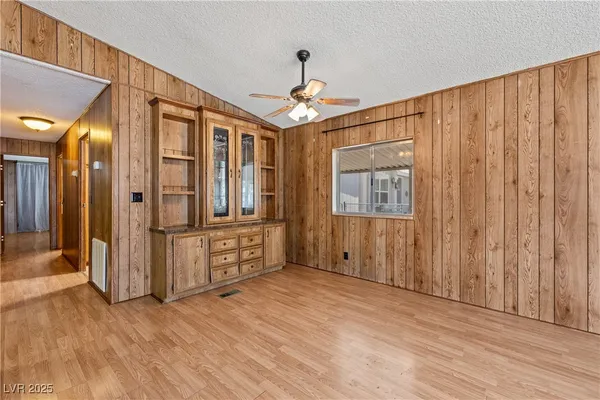 $204,900 | 203 Trailzend Avenue, Overton, NV 89040