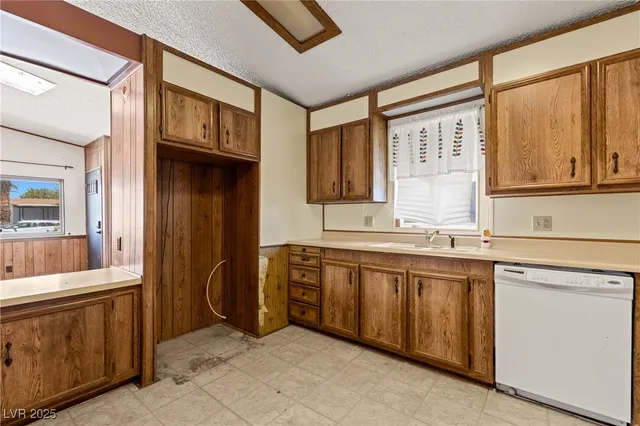 $215,000 | 203 Trailzend Avenue, Overton, NV 89040