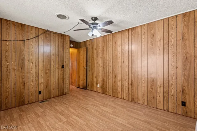 $215,000 | 203 Trailzend Avenue, Overton, NV 89040