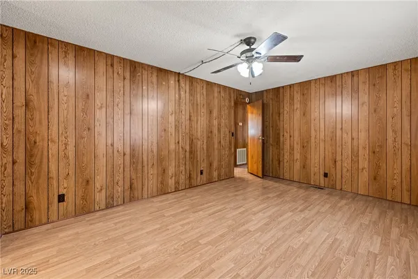 $204,900 | 203 Trailzend Avenue, Overton, NV 89040